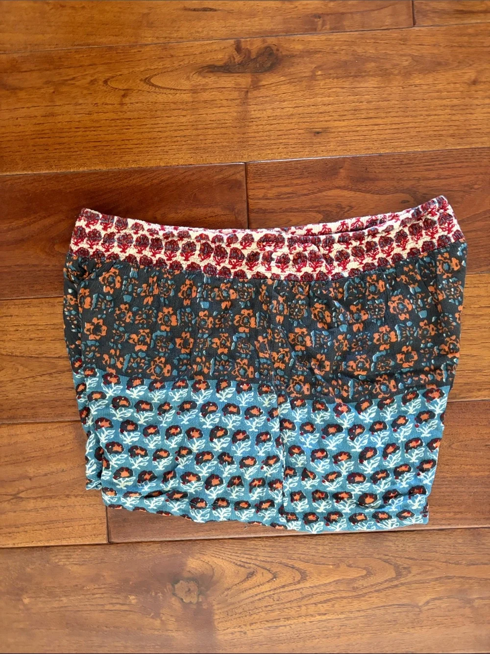 Angie Shorts Size L Boho Hippie Floral Festival Smocked waist Pull-on Lounge